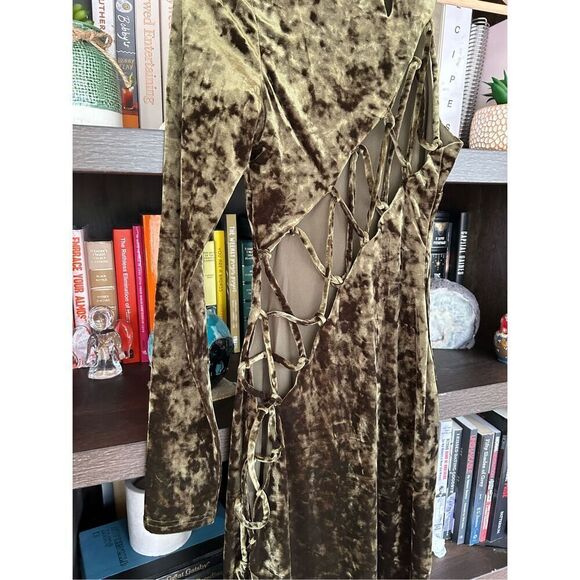 NWT Camila Coelho X Revolve Gabriel Olive Green Velvet Strappy Maxi Dress XS - Picture 7 of 14
